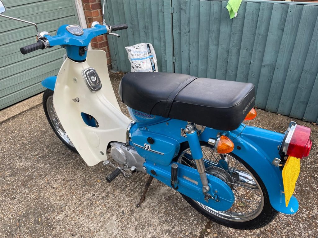 Honda C90Z