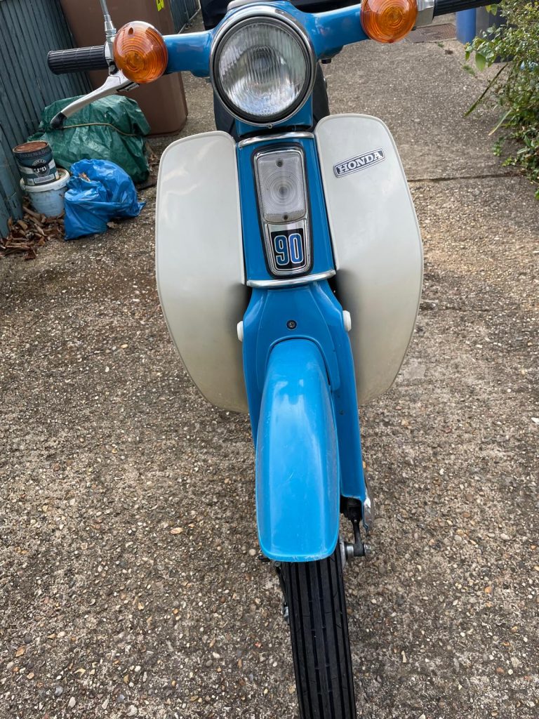 Honda C90Z2