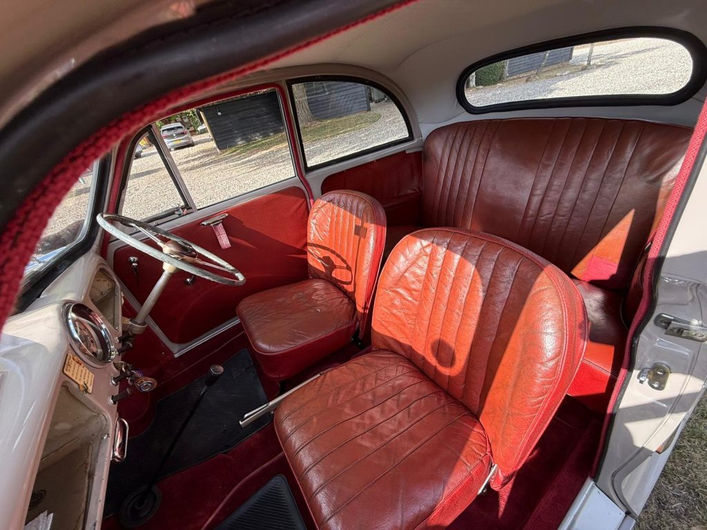 Exceptional 1955 Morris Minor 2 Door Split Screen .