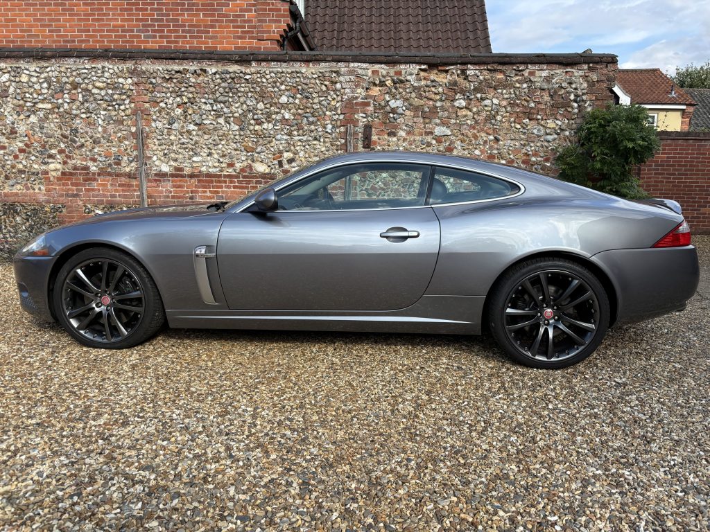 Jaguar XKR 4.2 V8 2006 Supercharged Coupe Auto 420 PS