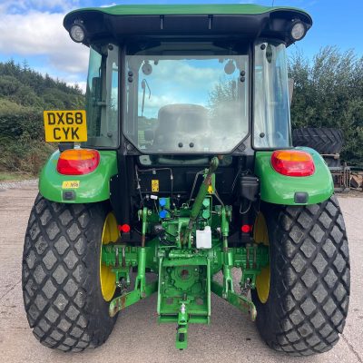 John Deere 5075E
