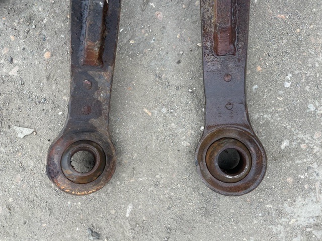 Pair of MF 135 Narrow Rear Link Arms