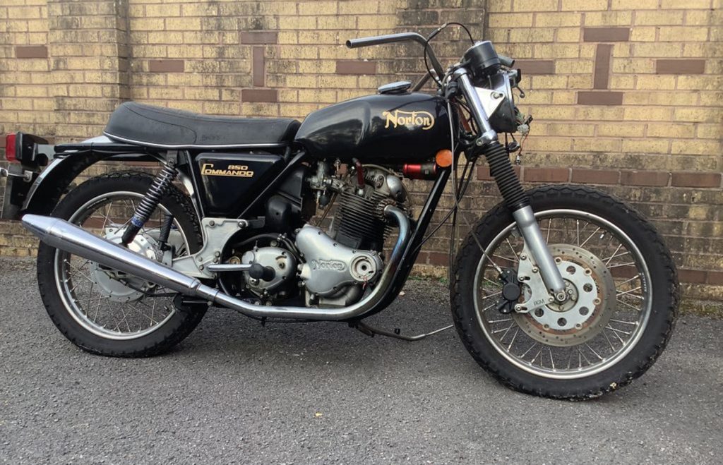 Norton Commando 850 MK2A Roadster