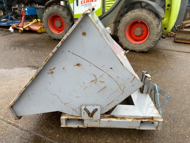 Tipping Skip Bin