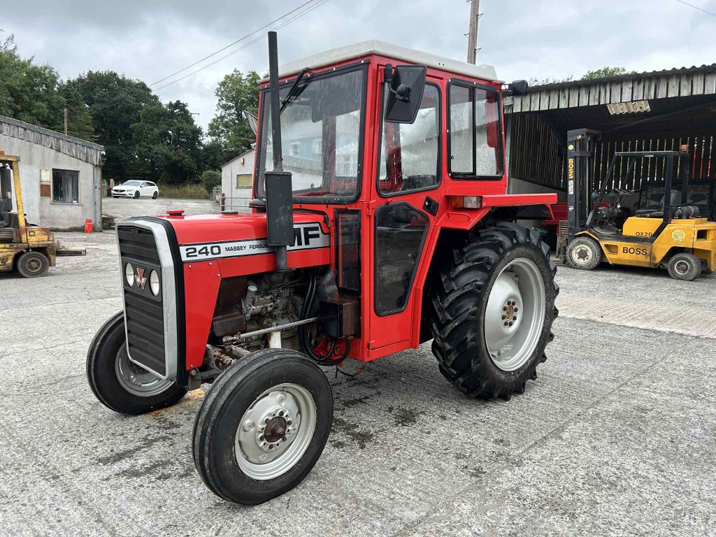 Massey Ferguson 240