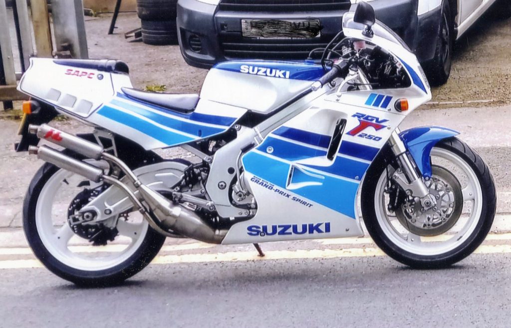 Suzuki RGV250 VJ22M