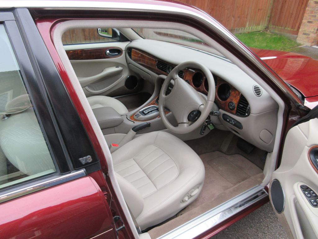 1998 Jaguar XJ8 (X308)