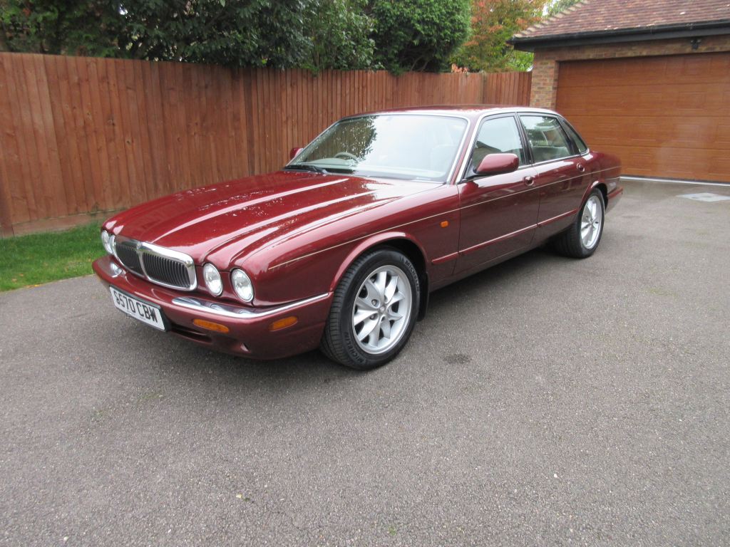 1998 Jaguar XJ8 (X308)