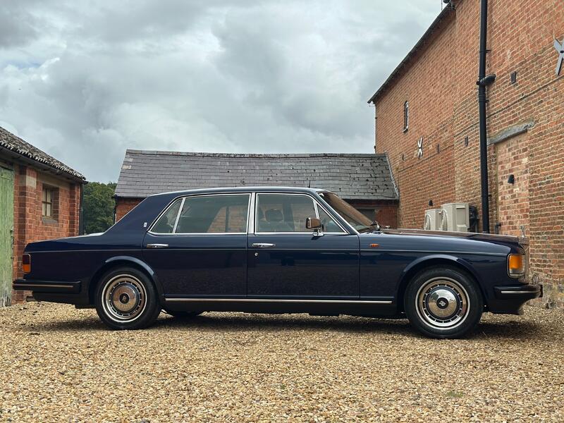ROLLS-ROYCE SILVER SPUR