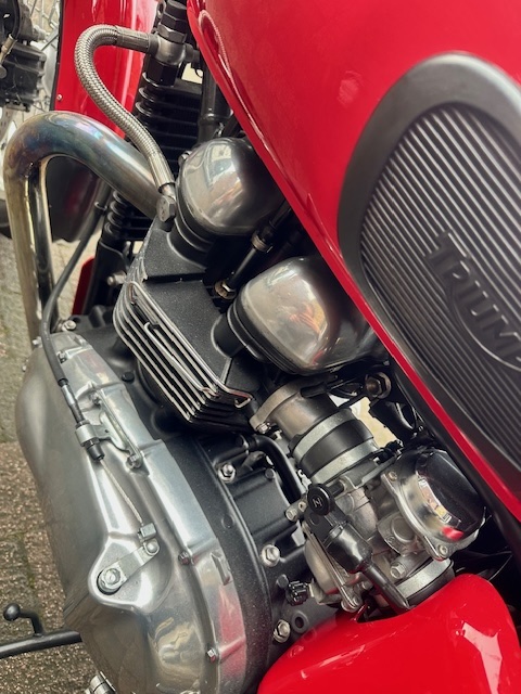 Triumph 900 Thruxton
