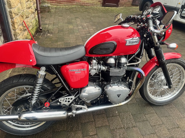 Triumph 900 Thruxton