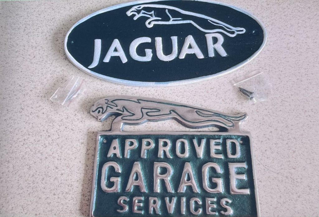 2 Jaguar Signs