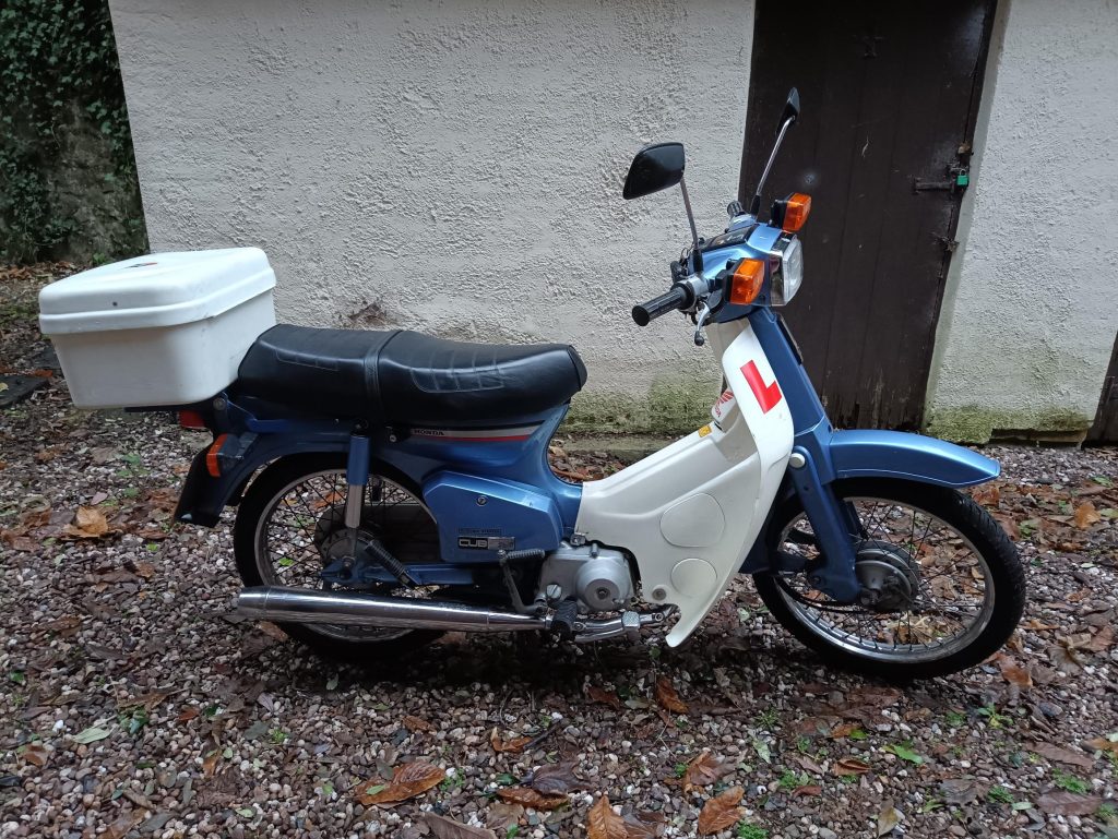Honda C90