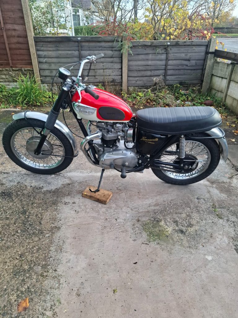 Triumph Bonneville TT Special