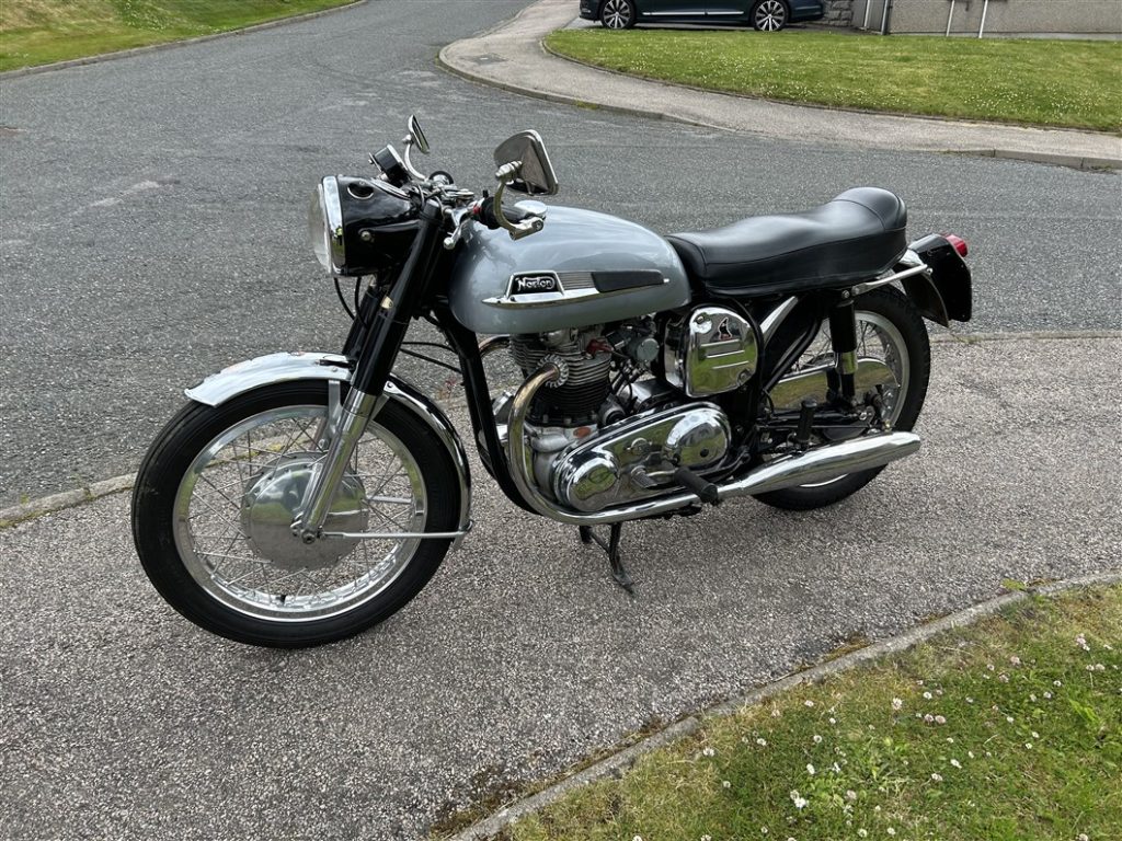 Norton 650SS
