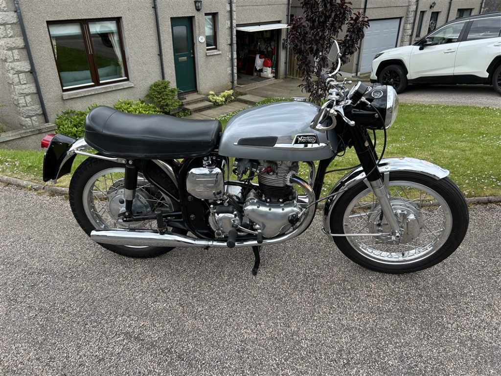 Norton 650SS