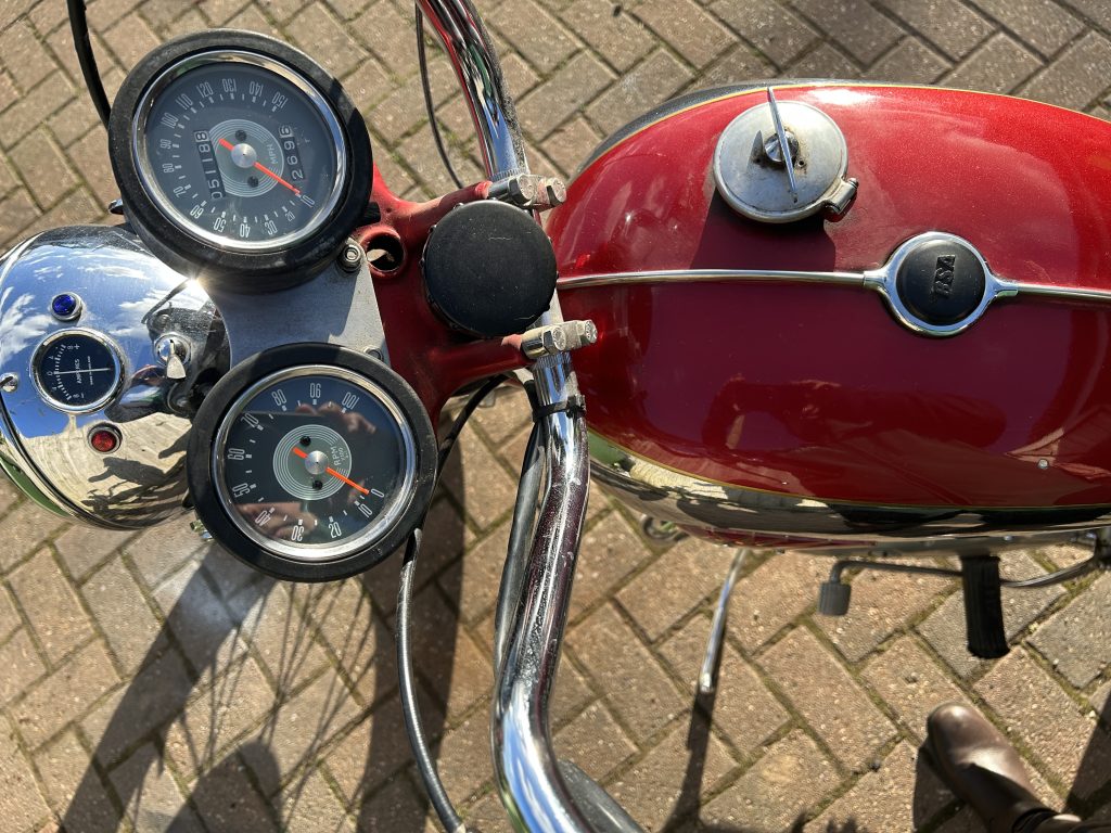 BSA A65