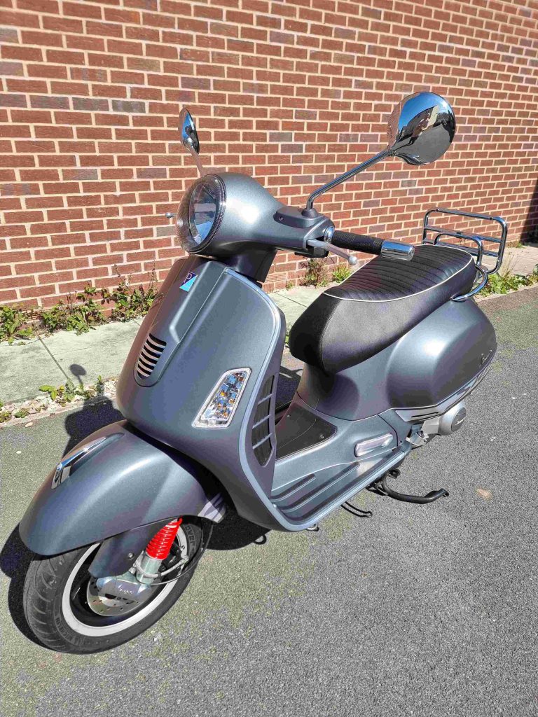 Vespa GTS300S Pristine Classic Low Mileage