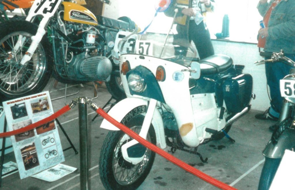Ariel Leader