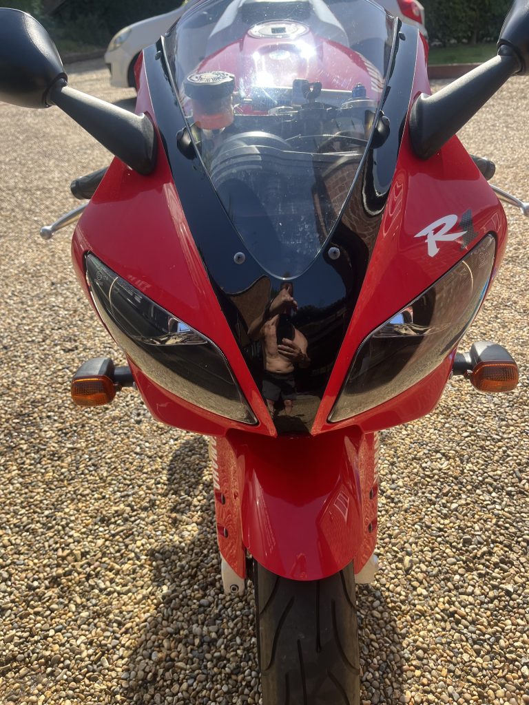 Yamaha R1 YZF