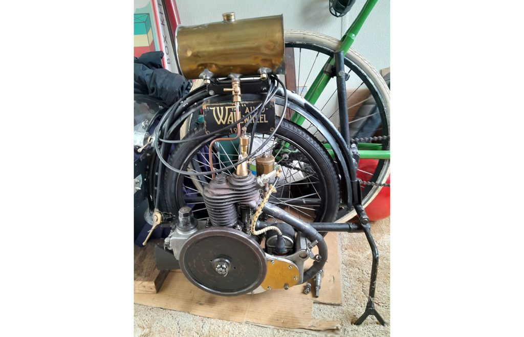 Wall Auto Wheel