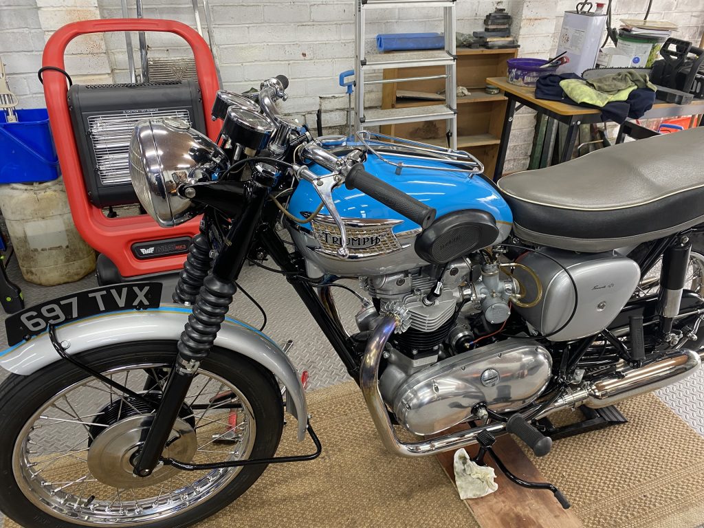 Triumph T120R Bonneville pre-unit