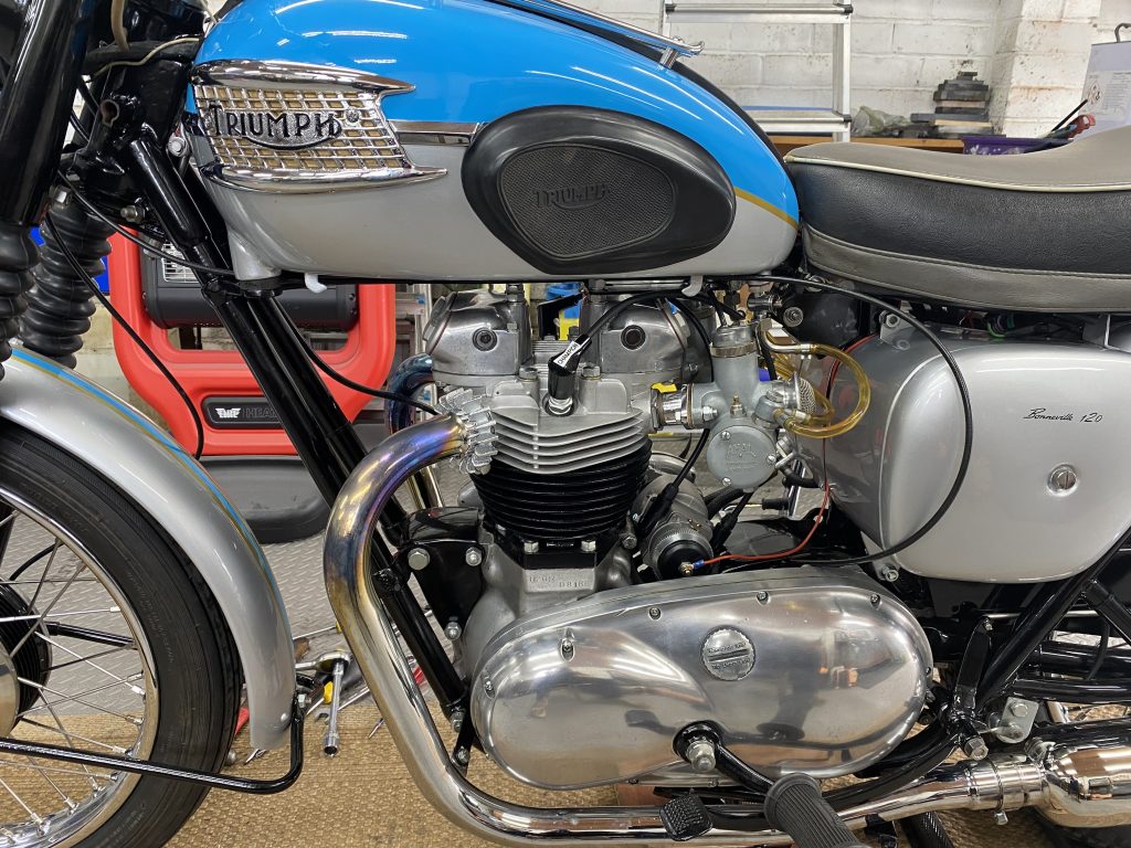 Triumph T120R Bonneville pre-unit