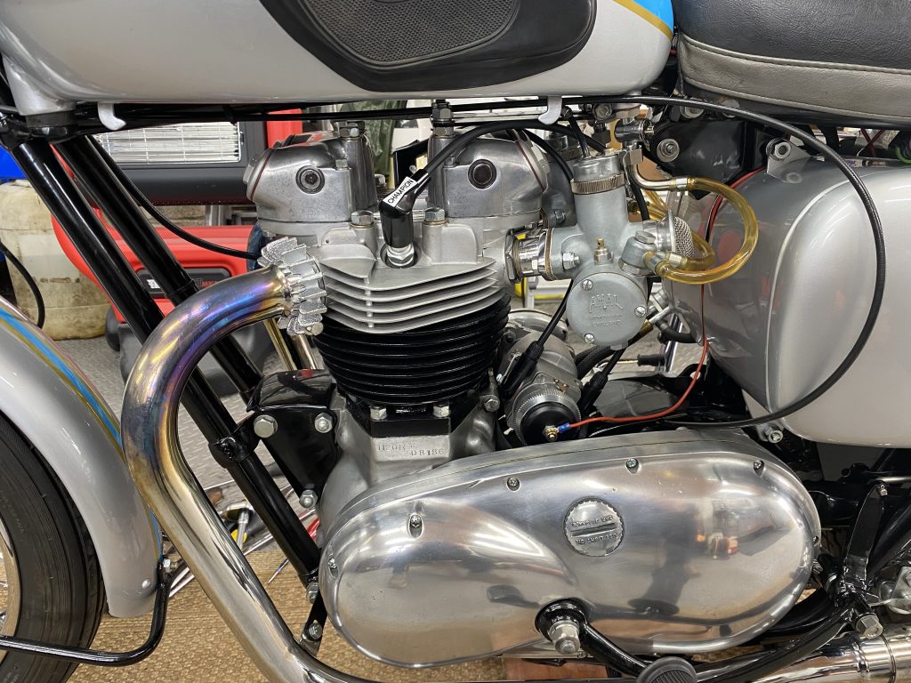 Triumph T120R Bonneville pre-unit