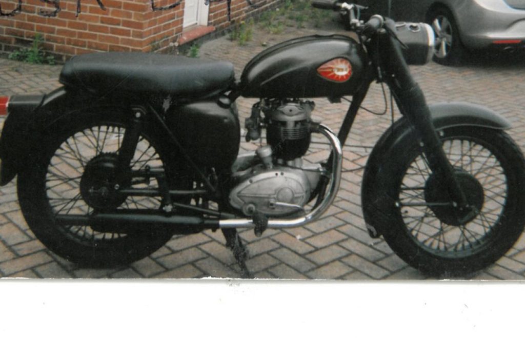 BSA B40
