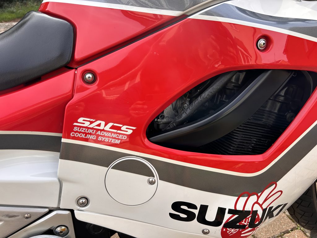 Suzuki GSX 750F Slingshot