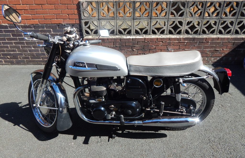 Norton Dominator