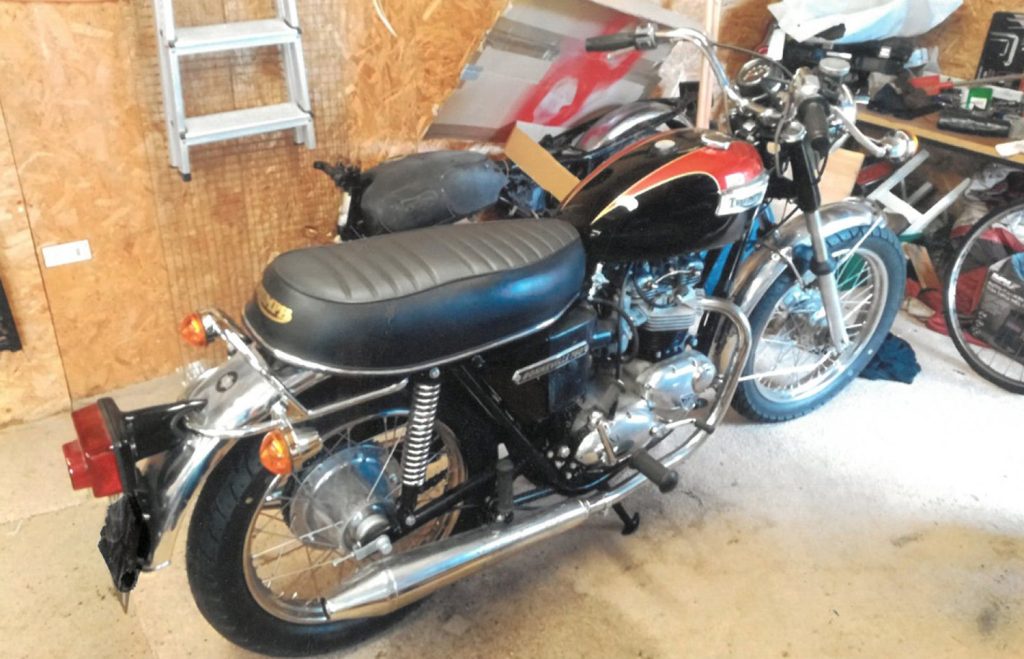 Triumph T140V