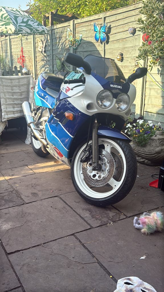 Suzuki GSXRR-400 Slingshot