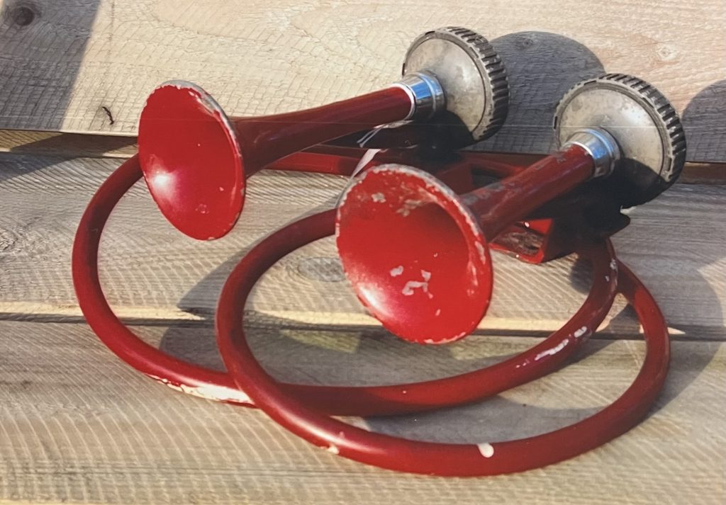 Pair Fiamm Air Horns